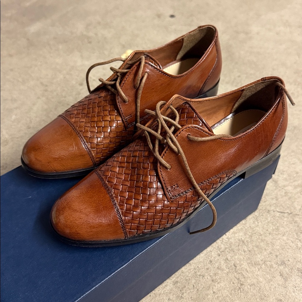 Brand new Cole Haan women's Tan Woven Leather Oxfords - Picture 9 of 10